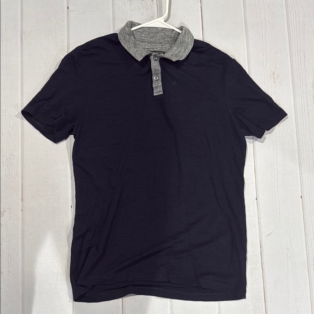 Banana Republic Men's Performance Linen Polo Shirt with Gray Collar